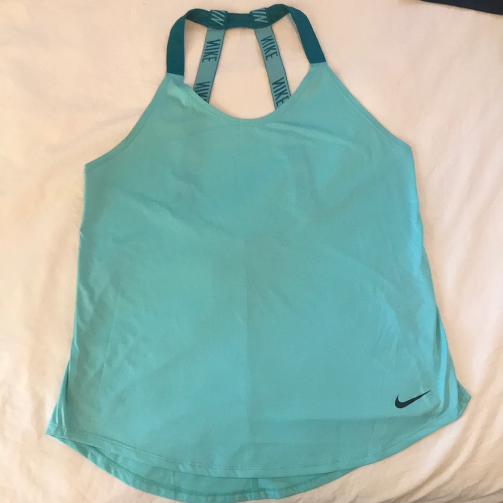 Nike workout top